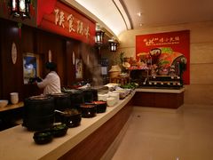 自助取餐区-元一希尔顿酒店·禅自助餐厅·啤酒花园