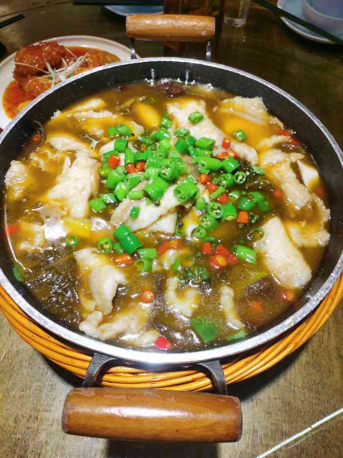 菜品份量很足,价格也不贵,点了一桌子菜没觉得哪一