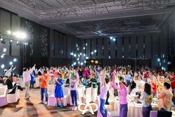 -安吉拉·纤纤玉指美甲美睫创意中心