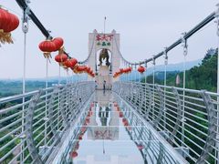 -客天下恐龙水晶玻璃桥