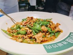 -费大厨辣椒炒肉(高铁吾悦广场店)