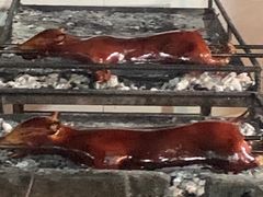 -黄记四更烤乳猪店