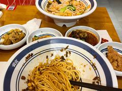 -霸蛮湖南菜·牛肉粉(荣京西街店)