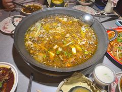 -吃城都·鱼蛙火锅(西玉龙街店)