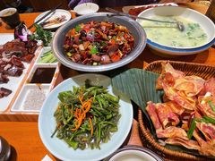 -老滇山寨•云南特色菜•地方菜•民族风情歌舞表演(金碧店)