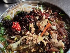 -正宗杨记普洱酸醋米线(总店)