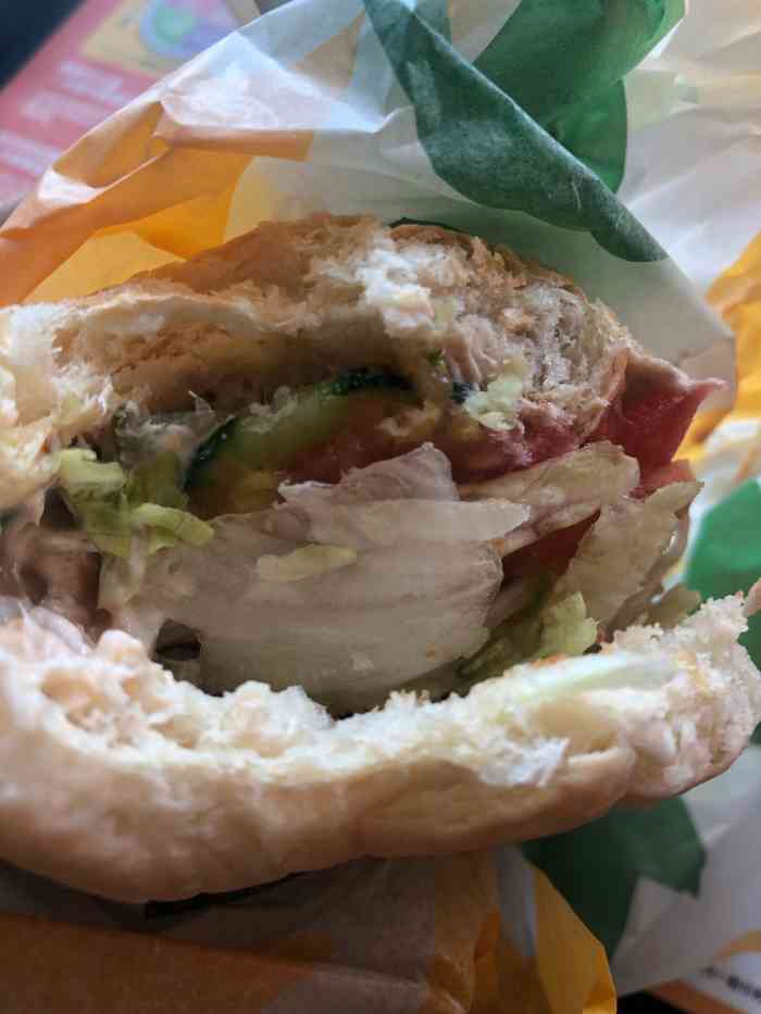 赛百味(百联店)-"口味不是我喜欢的,酸黄瓜放的有点多,甜饼.