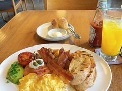 -ROAST coffee & eatery