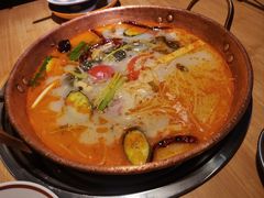 -洱火云南酸菜牛肉火锅(石景山当代商城店)