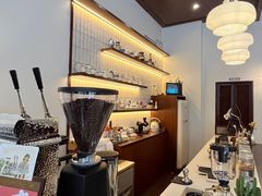 -Café Monson