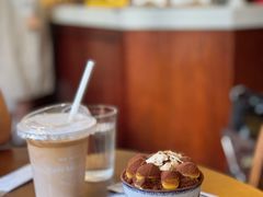-Café Monson