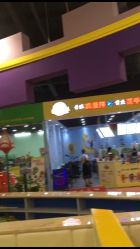 -维佳童话镇演出现场(徐东店)