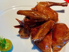 沙田玻璃乳鸽-馋遇江南·精致湖景雅宴(东方之门店)