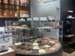 面包甜点陈列柜-Laderach 莱德拉(上海环贸iapm店)