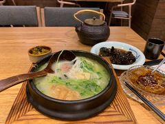 蒙自过桥米线-麦麦山云南菜(复地活力城店)