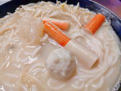 浓汤鱼汁小锅米线-肥汁米蘭香港米线(宁波路总店)