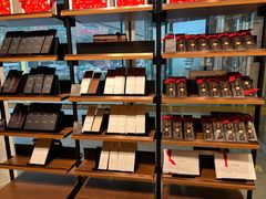 -Laderach 莱德拉(上海环贸iapm店)