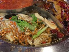 艳红酸辣三拼锅-陈艳红火锅菜·冒菜(簋街店)