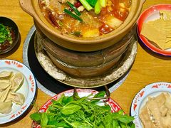 -郭婆婆疯子鸡·土货江湖菜馆
