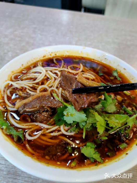 谢记特色牛腩牛肚面牛腩面图片