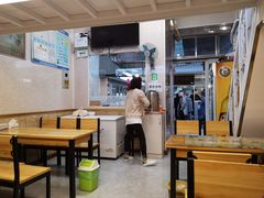 大堂-老钟家烤羊排·敦伊阁清真餐厅胡羊焖饼