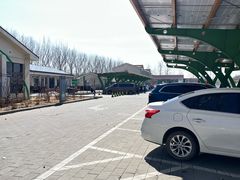 -窦店服务区-停车场