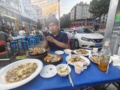 -老东镇啤酒屋海鲜加工·蒸汽海鲜·海鲜烧烤(台东店)