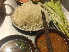 -鹿鸣山草本茶香火锅(园西路店)