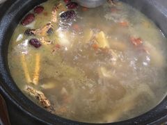 花旗参汤底-濠轩阁特色生蚝火锅(水湾路店)