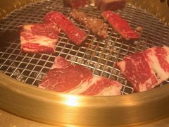 -铭牛烧肉·和牛海鲜自助(高新月牙湖店)