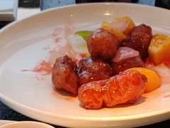 菠萝咕咾肉-蝴蝶里·粤菜·点心(滨江龙湖店)