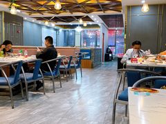 大堂-凤凰路何眼镜香辣蟹(花果园店)