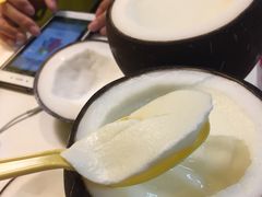 -志龙皇冠吃货椰子铺