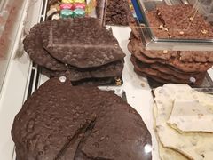 -VENCHI 闻绮(北京国贸商城店)