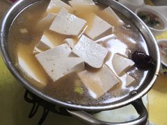-明月食府(二区干二路店)