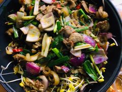 干锅带皮牛肉-古城苗家土菜馆(河景餐厅店)