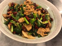 宣威小炒肉-蔼若春.传承三十年云南菜(金碧公园店)