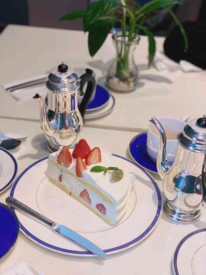 蔡嘉法式甜品(杭州旗舰店)-"喜欢里面的装修,但是这几天不算热,里面坐