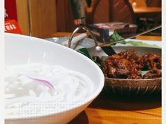 -野山舂·贵州现舂酸汤火锅(鸿通城店)