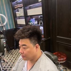 -海文先生国潮烫染男士理发馆