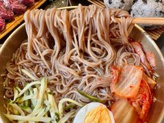 -围炉肉舍•炭烤活鳗•丹东海鲜烤肉(步行街店)