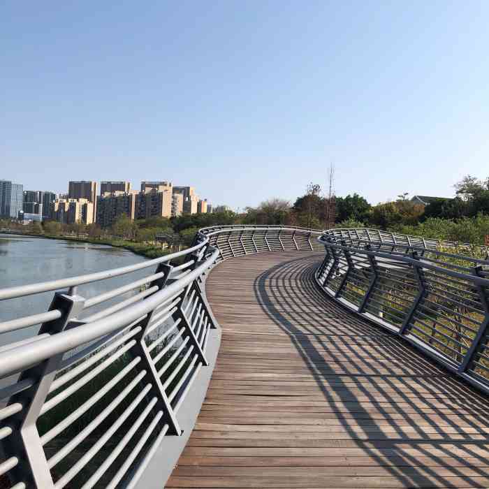 怡海公园-"沿河而建的一个公园.偶然路过,在江边一."-大众点评移动版