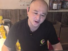 -顶峰夜宴·龙虾烧烤大排档(九江学院店)