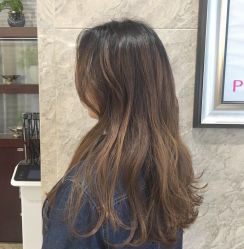 -AKOZO Beauty Salon