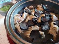 黑松露蒸走地鸡-半山腰·云南菜(侨福芳草地店)