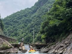 -安吉龙王山峡谷漂流