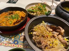 -云海肴·汽锅鸡·云南菜(天山百盛优客店)