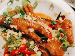 -老牌坊云南鱼豆花火锅(哈西万达店)