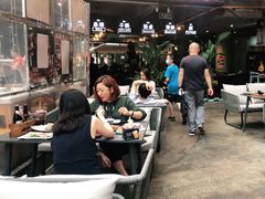 大堂-何师烧烤·香辣蟹·川菜·30年老品牌(太古里旗舰店)