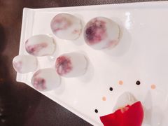 蓝莓雪媚娘-广州文华东方酒店·江-由辉师傅主理